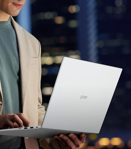 최신 i7 프로세서와 함께하는 LG그램 17ZD90R-GX76K 노트북